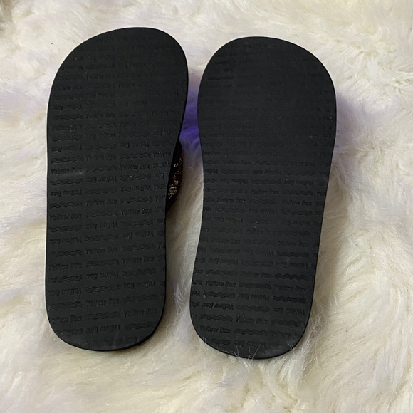 Yellow Box brown and silver Sequin Flip Flops, EUC, size 5 1/2 - Picture 4 of 5